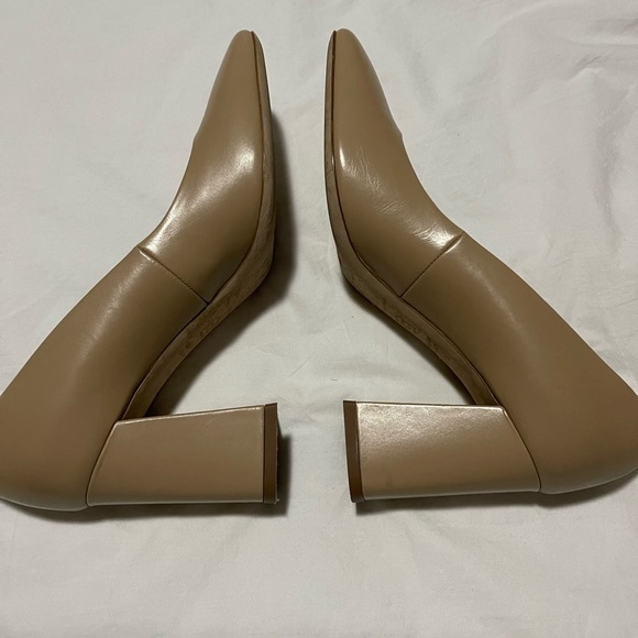 WORN Via Spiga
Tan Beatrice Square-toe Block Heel Pumps - Picture 7 of 11